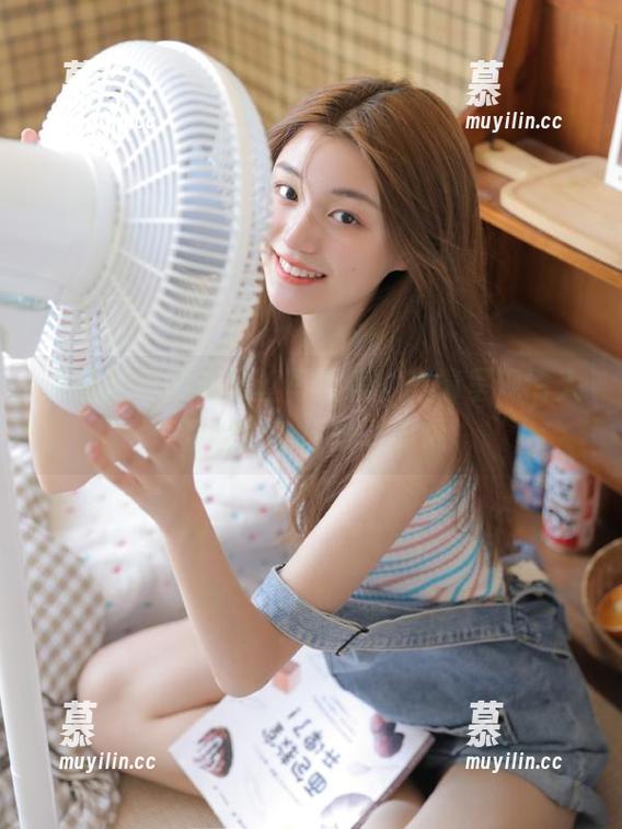 袜啵啵-苏苏 袜啵啵 - 苏苏黑丝写真集,高清呈现诱人的魅力与优雅之美哦