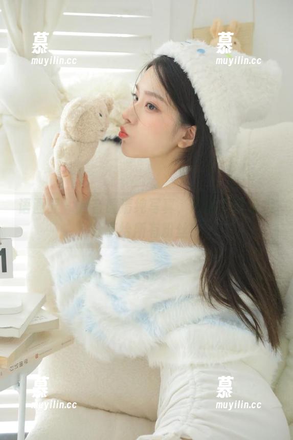 语画界-月音瞳 语画界 - 月音瞳清纯写真,网盘下载链接分享给所有粉丝!