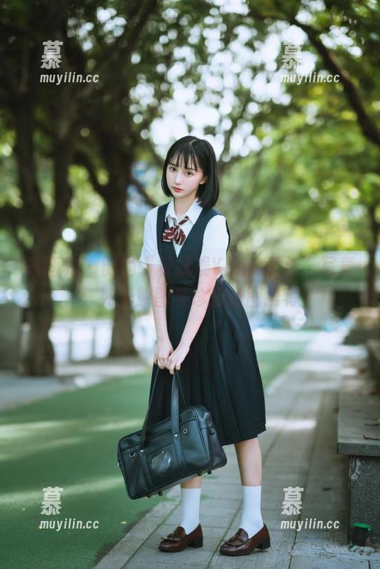语画界-杨晨晨Yome 语画界 - 时尚“杨晨晨Yome天使”写真:纯净原图与珍藏套图推荐