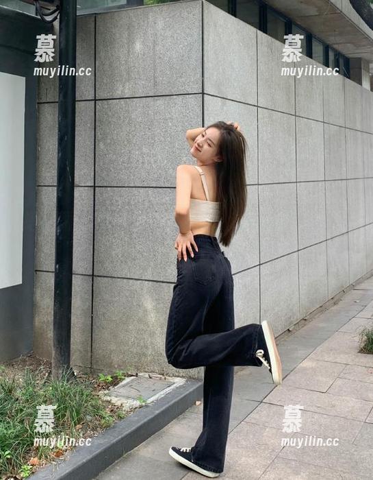 语画界-梦梵 语画界 - 深入梦境:梦梵“灰丝”写真图包,展现细腻心思与美学
