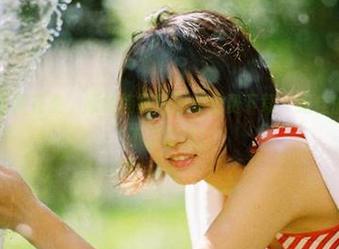 语画界 – 无需花费，顾桥楠夏日图册免费下载，绝佳的夏日写真不容错过！