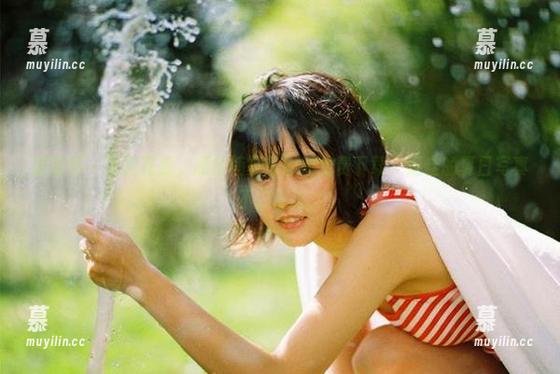语画界-顾桥楠 语画界 - 无需花费,顾桥楠夏日图册免费下载,绝佳的夏日写真不容错过!