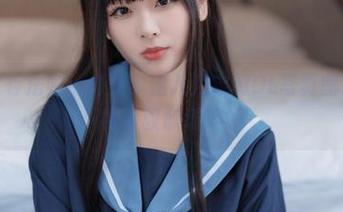 办公室生存法则：轩萧学姐八月定制OL写真图集助你轻松驾驭职场风！