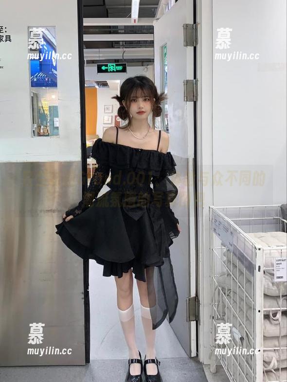 轻兰映画 轻兰映画Grand.001:体验与众不同的潮流氛围的写真图包