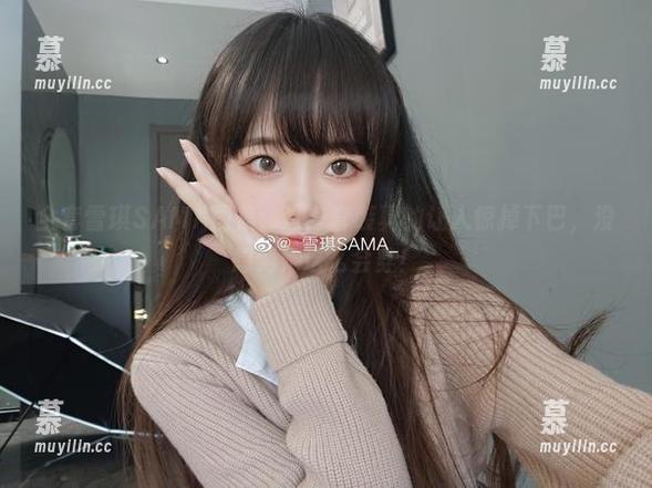 全套雪琪SAMA图集：这身套装真的让人惊掉下巴，没想到她这么会穿！