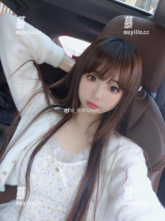 雪琪SAMA 雪琪SAMA的夏日写真盛宴:下载她的作品,感受季节的律动与心跳!