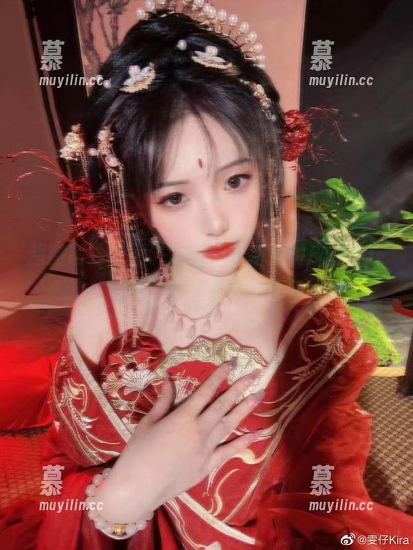 雯妹不讲道理 超激萌雯妹不讲道理,最新透明皮衣女仆图片更新提前看!