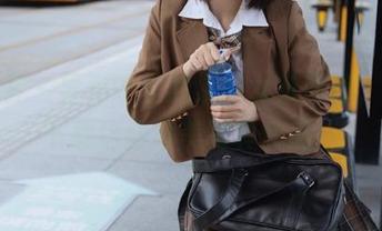 青豆客 – 异彩纷呈的易阳女孩图库，尽情下载这些唯美写真作品！