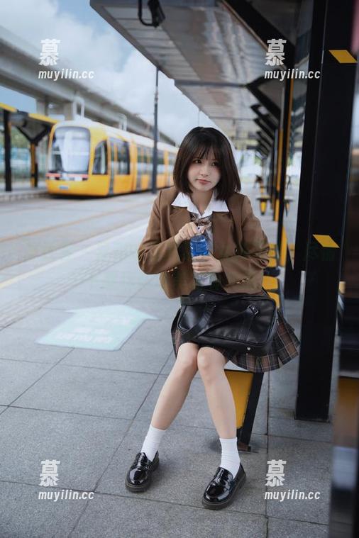 青豆客 - 异彩纷呈的易阳女孩图库，尽情下载这些唯美写真作品！