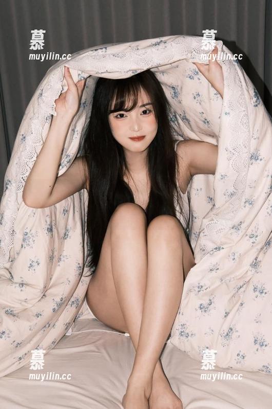 青豆客 - 颖莹儿YY倾情打造：女孩风格多变的高清写真集值得珍藏