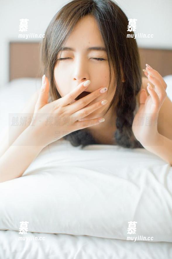 魅妍社 - 探索刘钰儿短裙风格，高清图库呈现独特摄影艺术