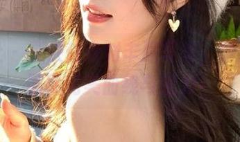 魅妍社 – 夏依依身材丰腴写真，精选原图展现完美曲线与魅力！