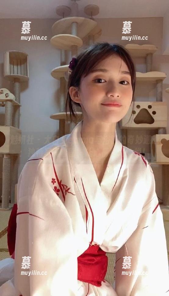 魅妍社-大白兔emma 魅妍社 - 大白兔emma与浴缸的奇妙邂逅:独特写真套图,让心情瞬间愉悦!
