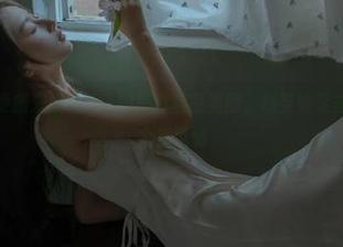魅妍社 – 更新米娅Miya的美脚极品美图，感受她足部的无限魅力与风情