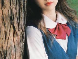 魅妍社 – 精美旗袍与萌奈子的绝妙碰撞，最新图片带你领略不一样的风情！